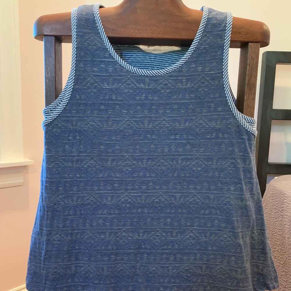 Casual two-layer tank.